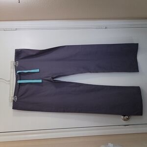 Izzy Women's Scrubs Size Small  Gray